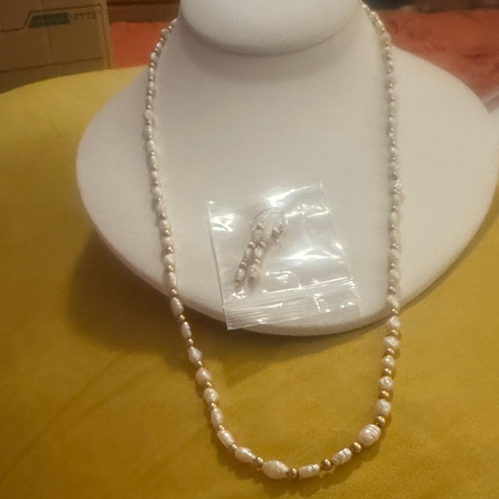 Freshwater Rice-Grain Pearl Bead Necklace and Earrings Set- Cream Pearls